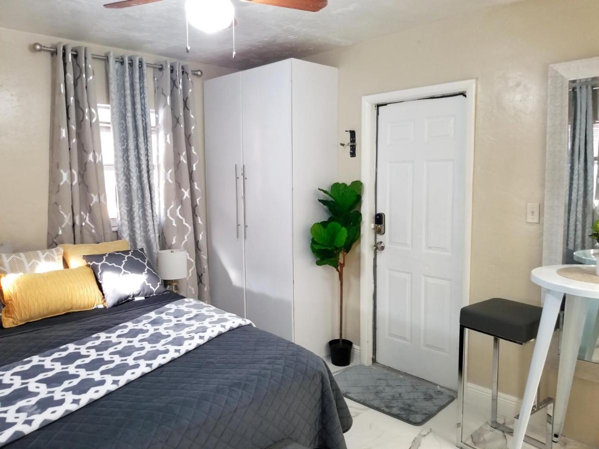 Glam Private Studio 4 Miles From Beach Hollywood Exterior photo