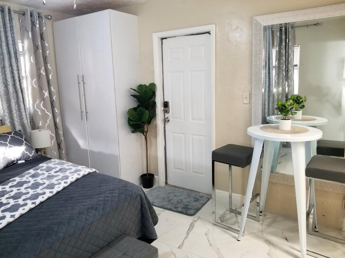 Glam Private Studio 4 Miles From Beach Hollywood Exterior photo