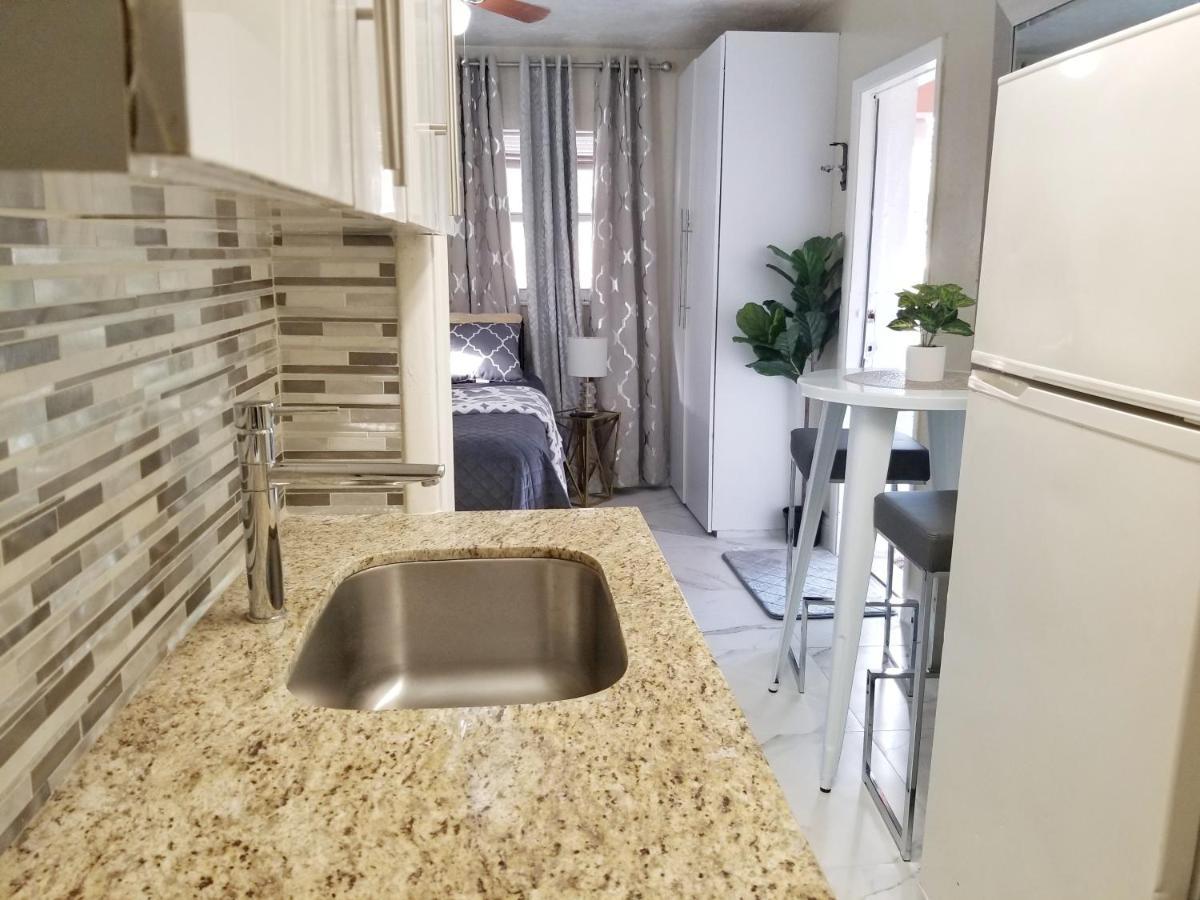 Glam Private Studio 4 Miles From Beach Hollywood Exterior photo